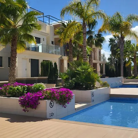 Apartment Amigos, La Zenia Boulevard Area, 2 Bedrooms, Beautiful Swimming Pool. *