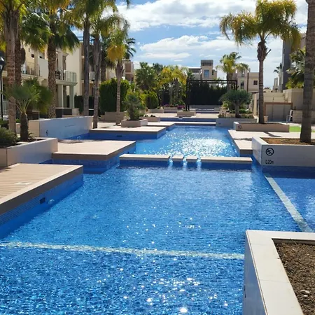 Amigos, La Zenia Boulevard Area, 2 Bedrooms, Beautiful Swimming Pool. Apartmán Dehesa de Campoamor (Orihuela Costa)